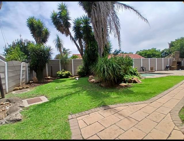 4 BEDROOM FREESTANDING FOR SALE IN SUNAIR PARK